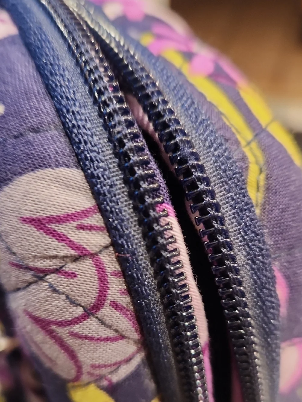 EUC Vera Bradley Floral Laptop Case 17 1/2